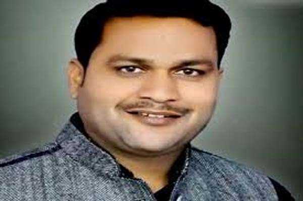 पत्रकारों ने की मृतक के परिजनों को 50 लाख रूपये का मुआवजा दिये जाने की मांग